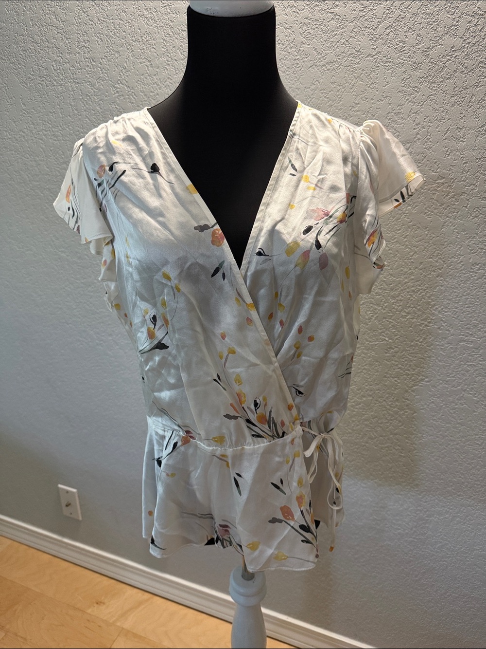 White Jouse Black Market White Floral 100% Silk Wrap Peplum Top - Women's